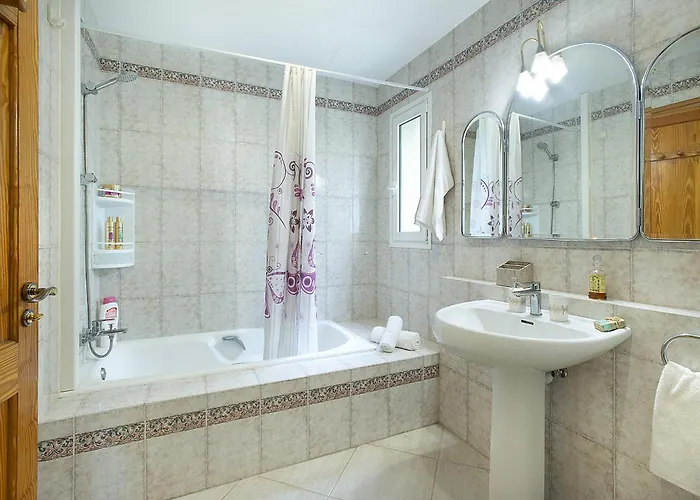 Owl Laura - 8 Min Walk To The Вилла *