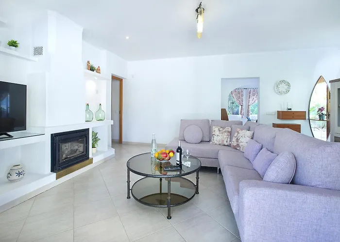 Owl Laura - 8 Min Walk To The Вилла