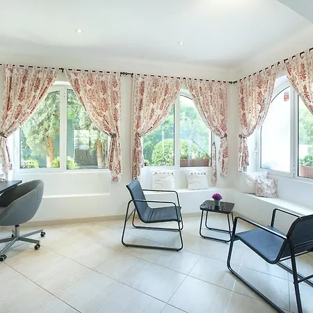 Owl Laura - 8 Min Walk To The *