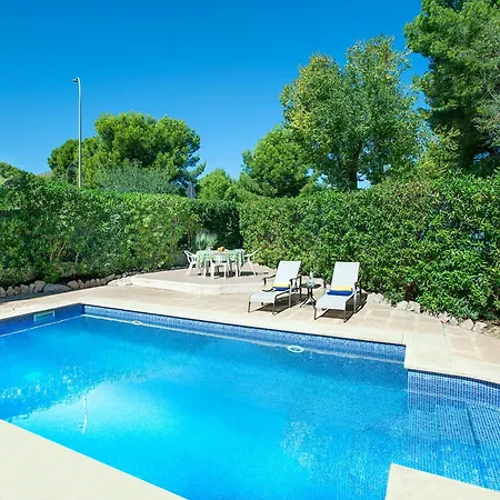 Owl Laura - 8 Min Walk To The *