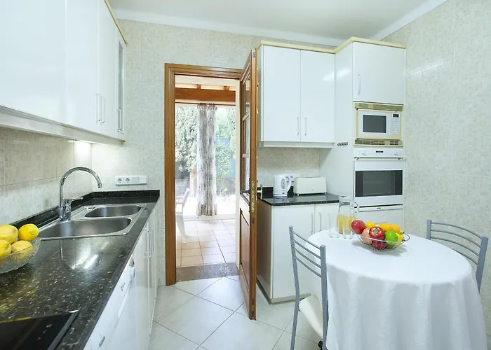 Owl Laura - 8 Min Walk To The Villa *